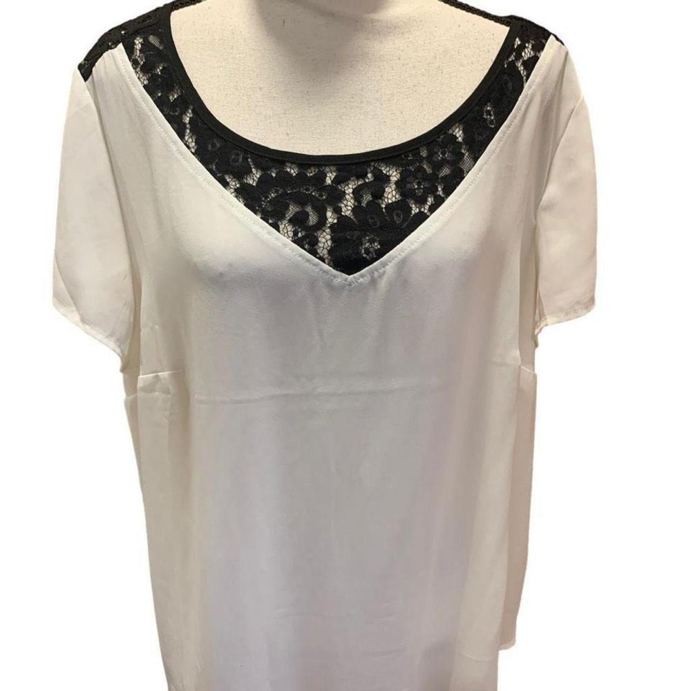Torrid‎ Blouse "Georgette" Flowy White Black Lace Inset